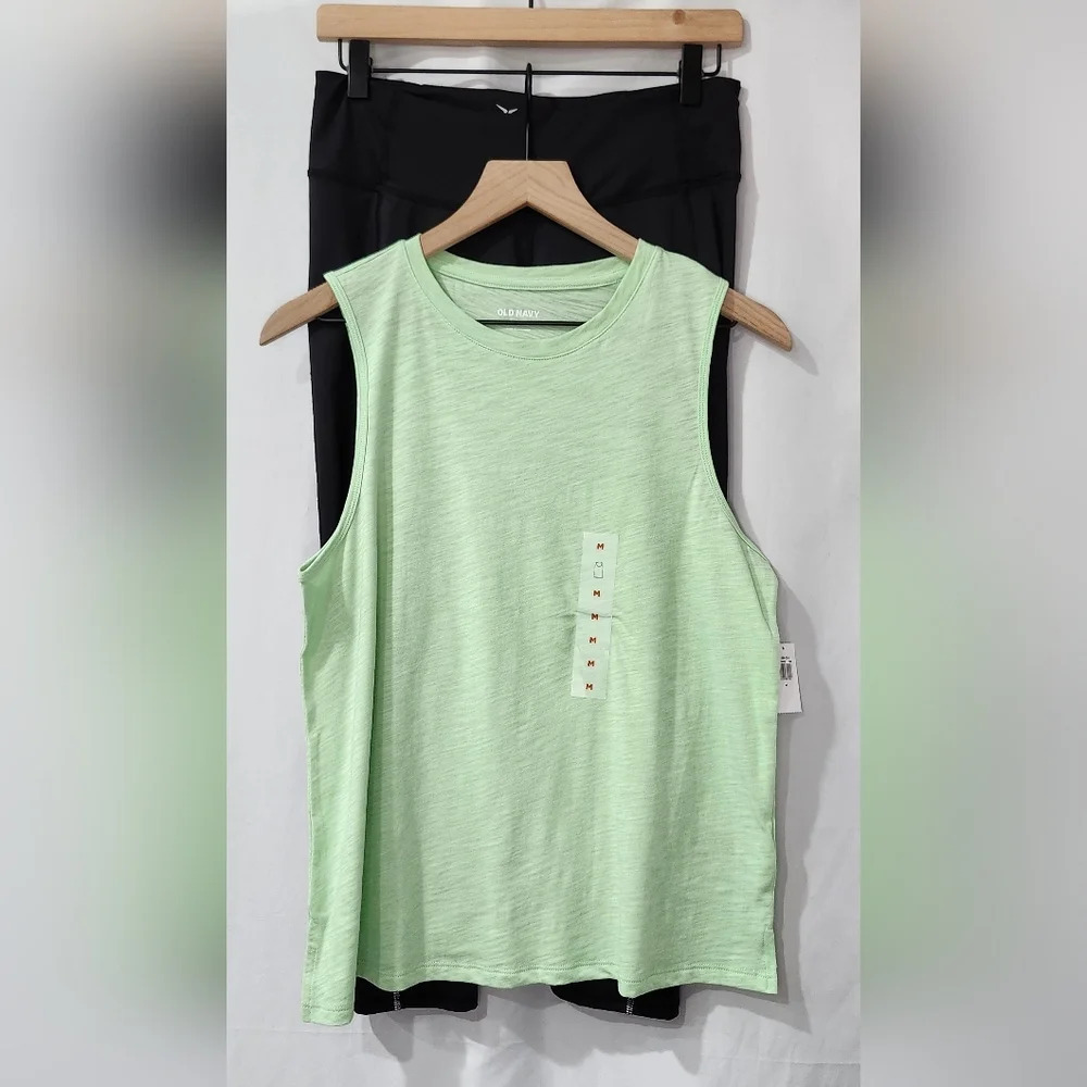 Old Navy Activewear Bundle Size M Green Tank Black Go-Dry Leggings Athleisure